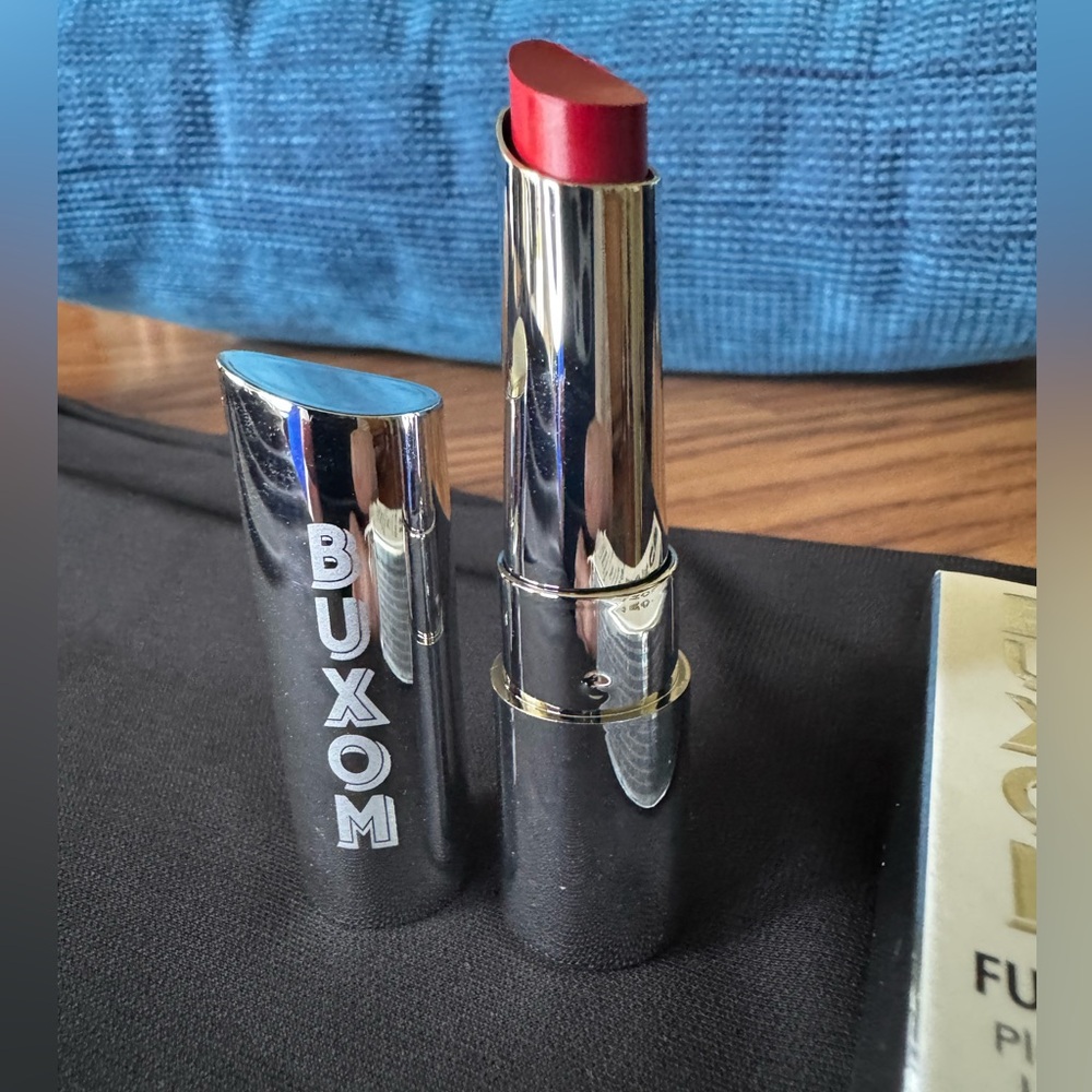 New Buxom Full-On Plumping Lipstick 💄